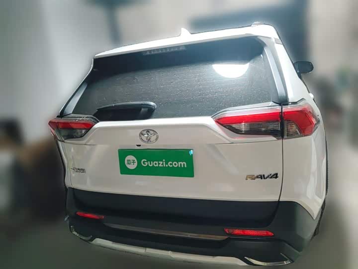 Фото 28 - Toyota RAV4