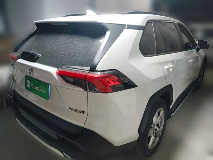 Фото 29 - Toyota RAV4