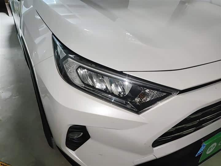 Фото 30 - Toyota RAV4