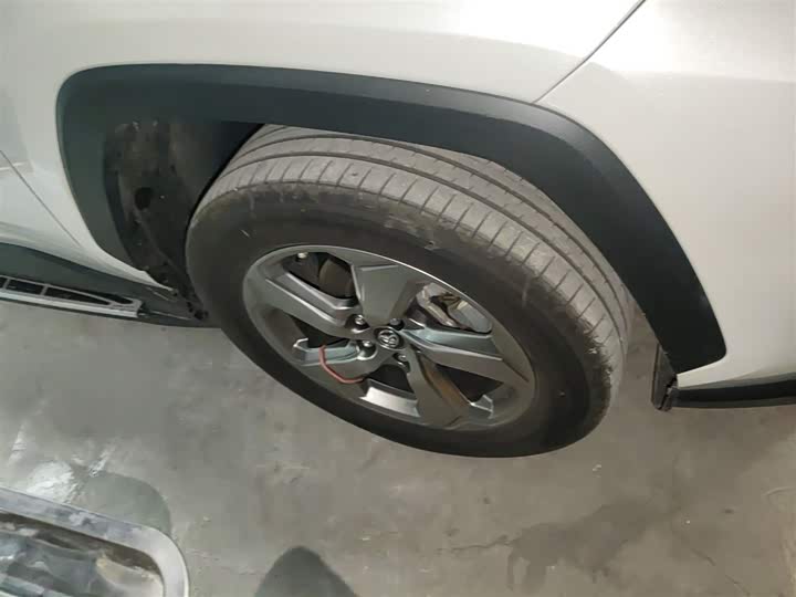 Фото 31 - Toyota RAV4