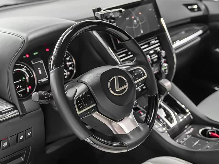 Фото 6 - Lexus LM