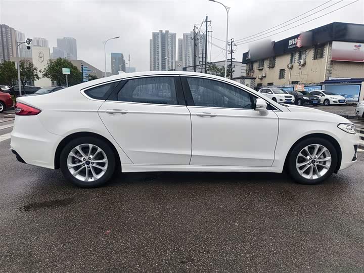 Фото 6 - Ford Mondeo