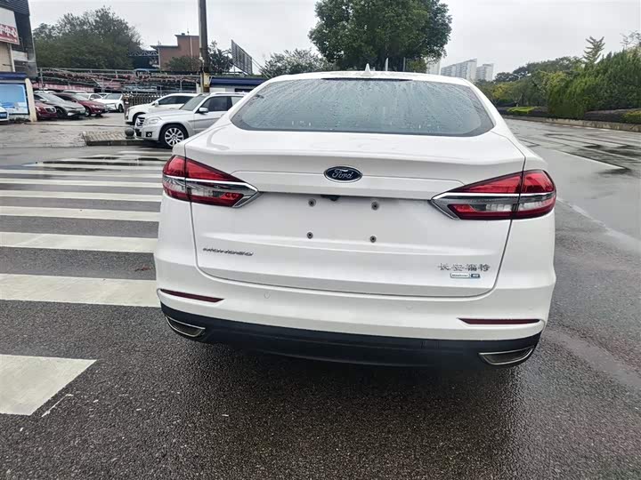 Фото 9 - Ford Mondeo