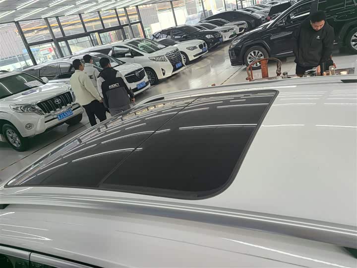 Фото 10 - Volkswagen T-Roc