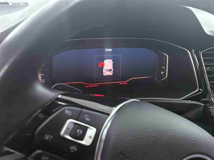 Фото 7 - Volkswagen T-Roc