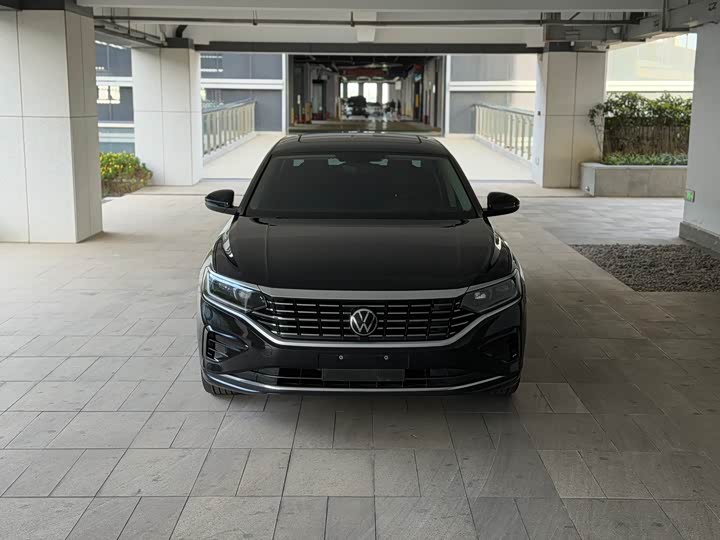 Фото 1 - Volkswagen Passat