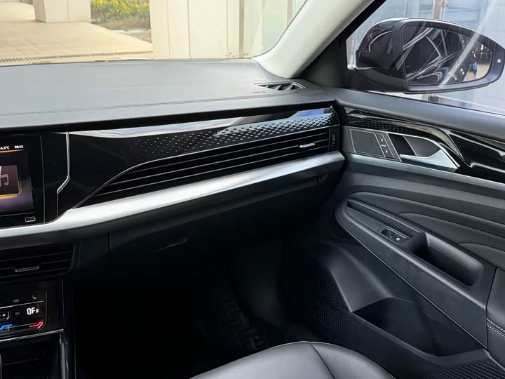 Фото 12 - Volkswagen Passat