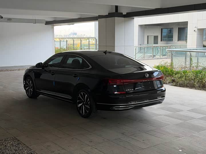 Фото 15 - Volkswagen Passat