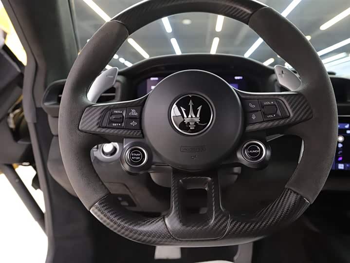 Фото 13 - Maserati MC20