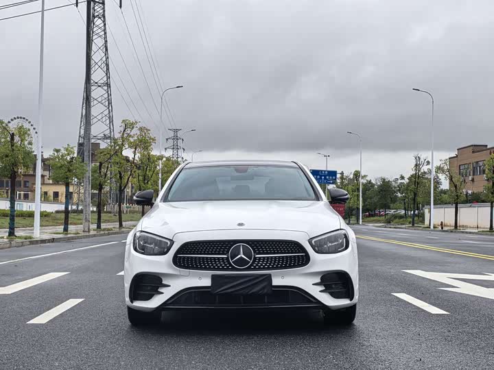 Фото 2 - Mercedes-Benz E-Class