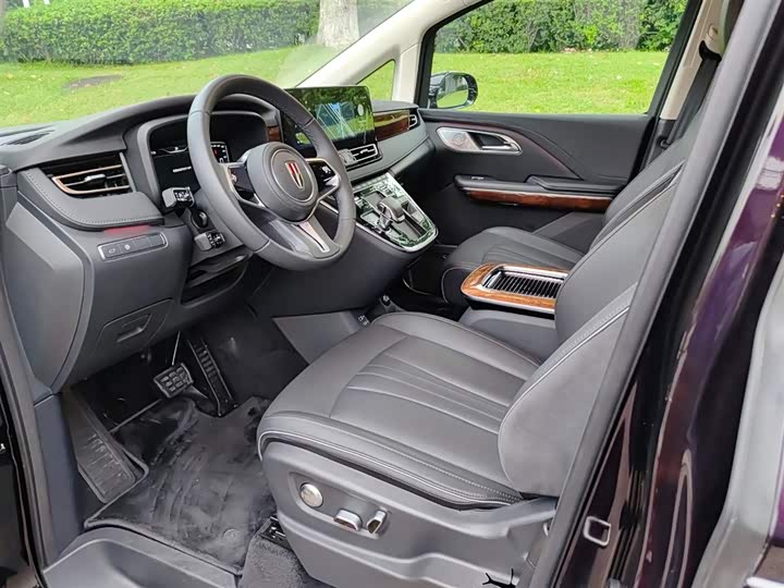 Фото 7 - Hongqi HQ9