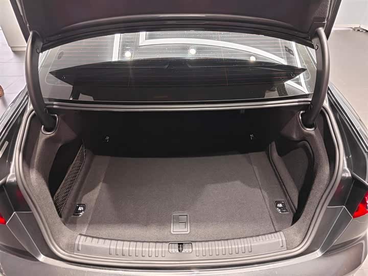 Фото 3 - Audi A6L