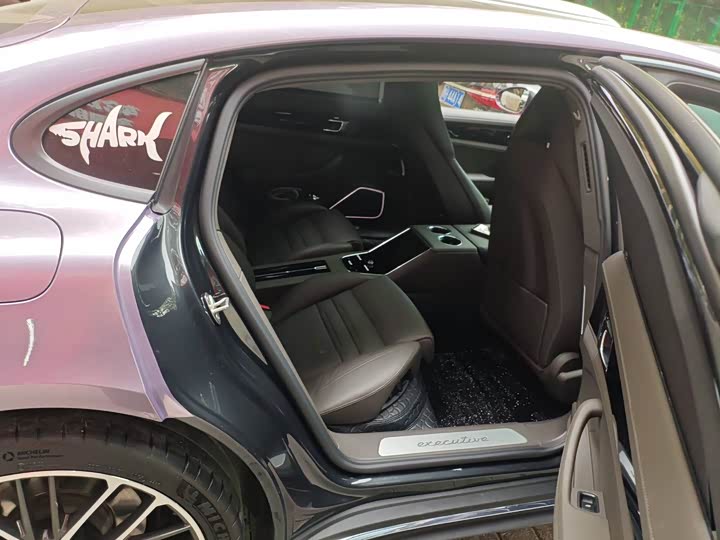 Фото 10 - Porsche Panamera