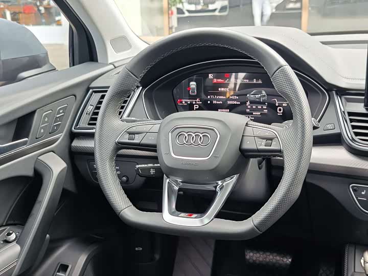 Фото 13 - Audi Q5L