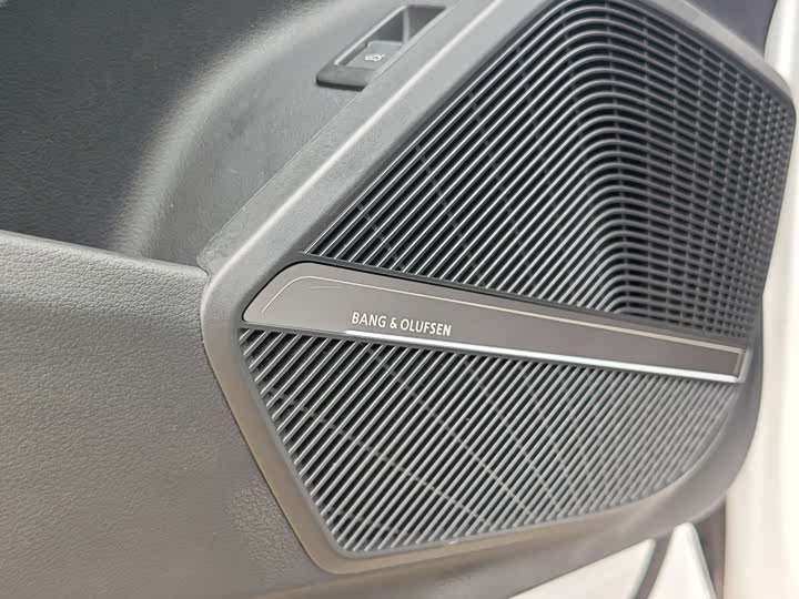 Фото 16 - Audi Q5L