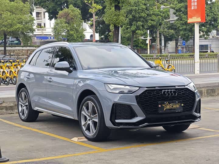 Фото 2 - Audi Q5L