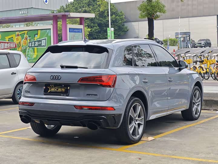 Фото 8 - Audi Q5L