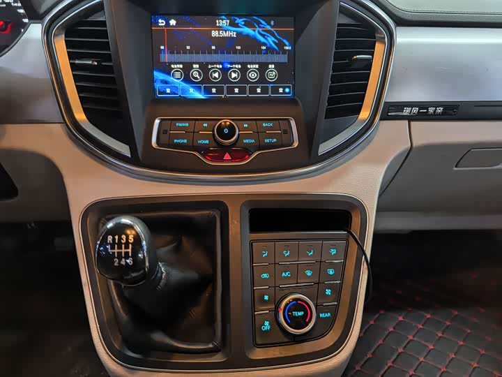 Фото 11 - JAC Refine M4