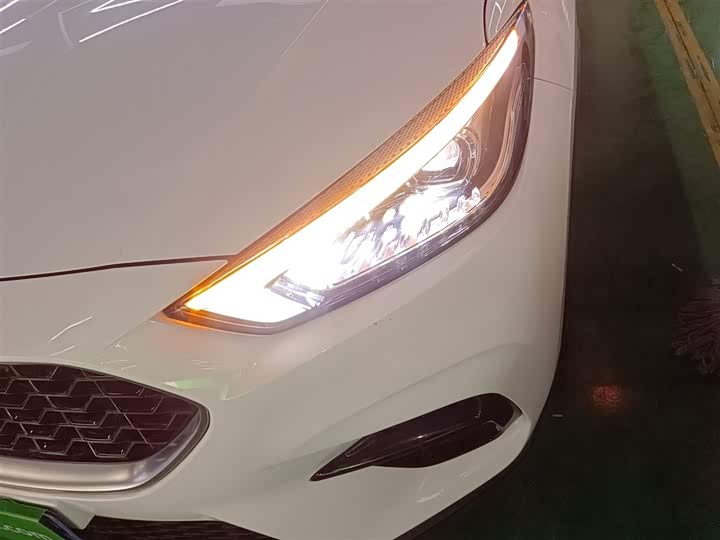 Фото 24 - MG Motor ZS