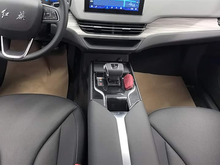 Фото 16 - Hongqi E-QM5