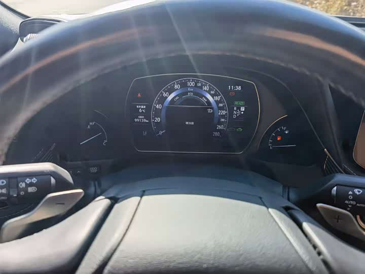 Фото 6 - Lexus LS