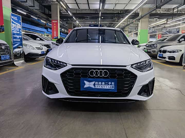 Фото 2 - Audi A4L