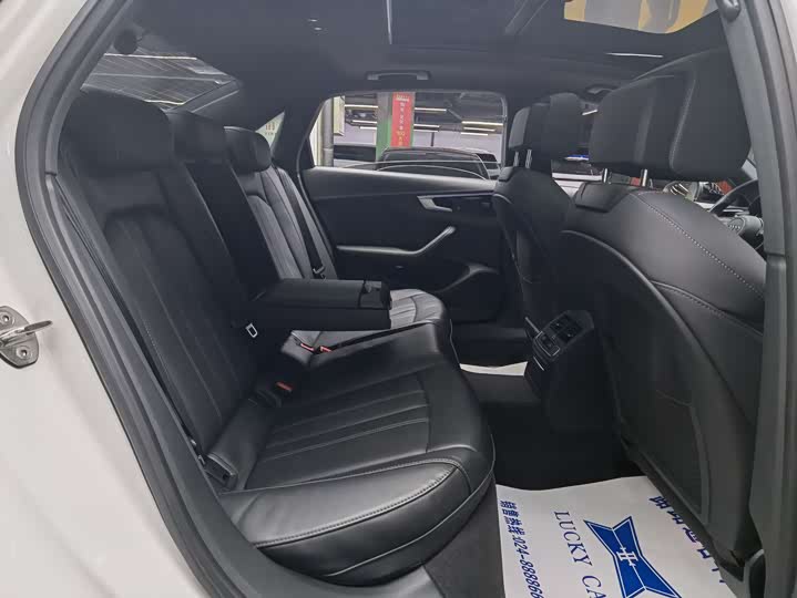 Фото 9 - Audi A4L