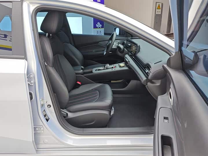 Фото 8 - GAC Trumpchi Empow R