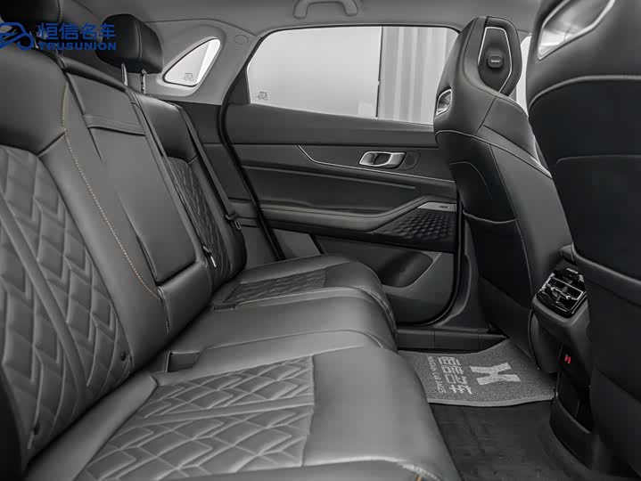 Фото 15 - Changan UNI-K Hybrid