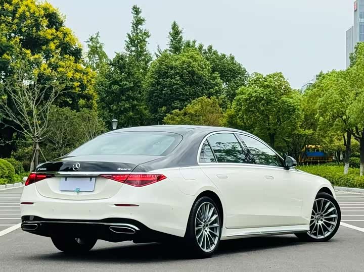 Фото 17 - Mercedes-Benz S-Class