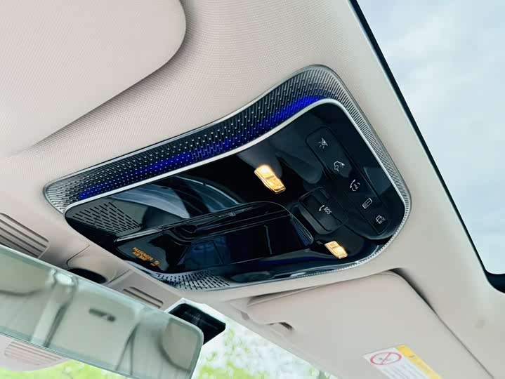 Фото 18 - Mercedes-Benz S-Class