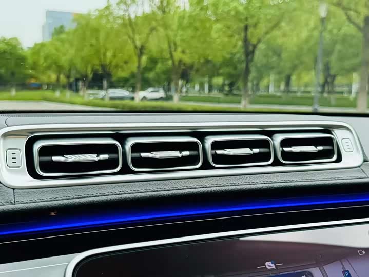 Фото 19 - Mercedes-Benz S-Class