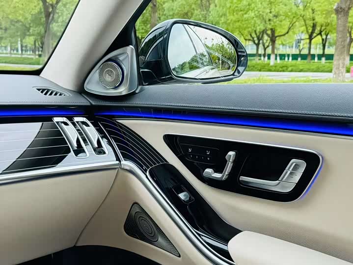 Фото 20 - Mercedes-Benz S-Class