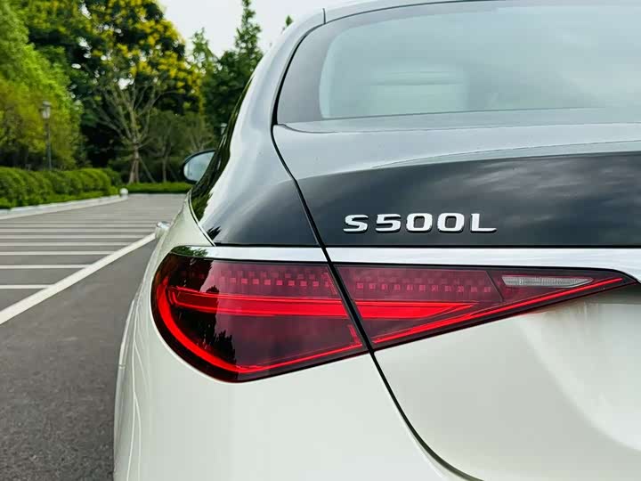 Фото 23 - Mercedes-Benz S-Class