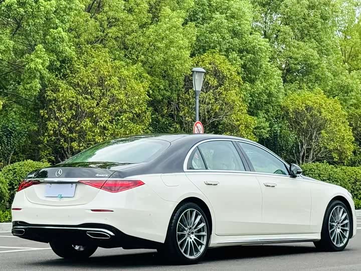 Фото 25 - Mercedes-Benz S-Class