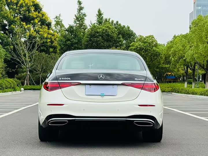 Фото 26 - Mercedes-Benz S-Class