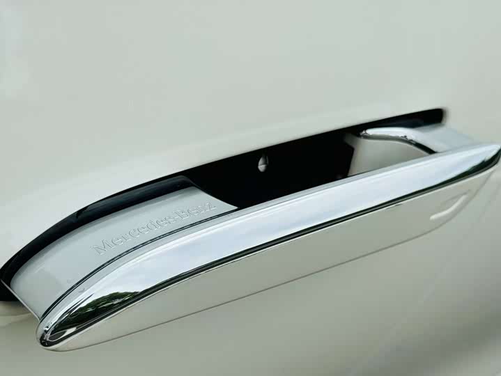 Фото 27 - Mercedes-Benz S-Class