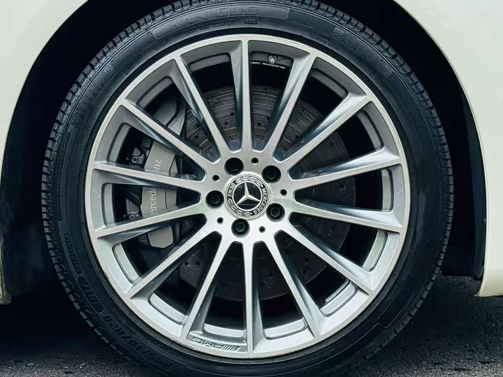 Фото 31 - Mercedes-Benz S-Class