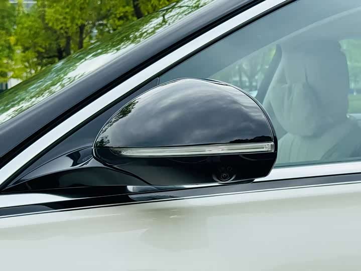 Фото 32 - Mercedes-Benz S-Class