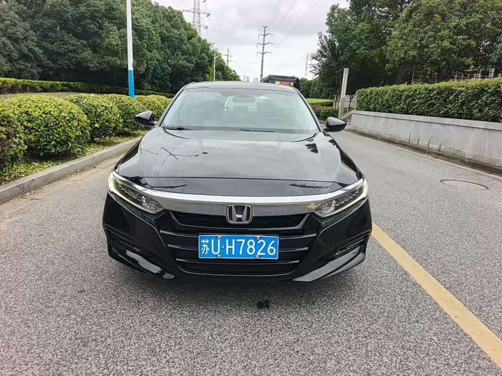 Фото 2 - Honda Accord