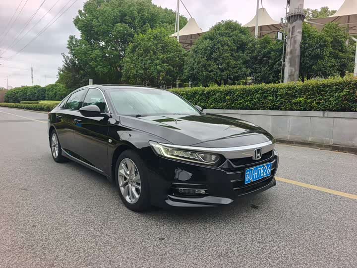 Фото 3 - Honda Accord