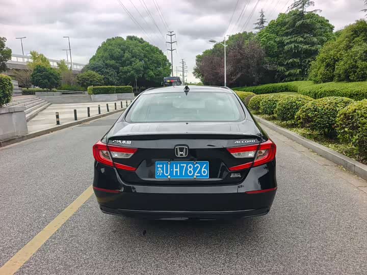 Фото 5 - Honda Accord