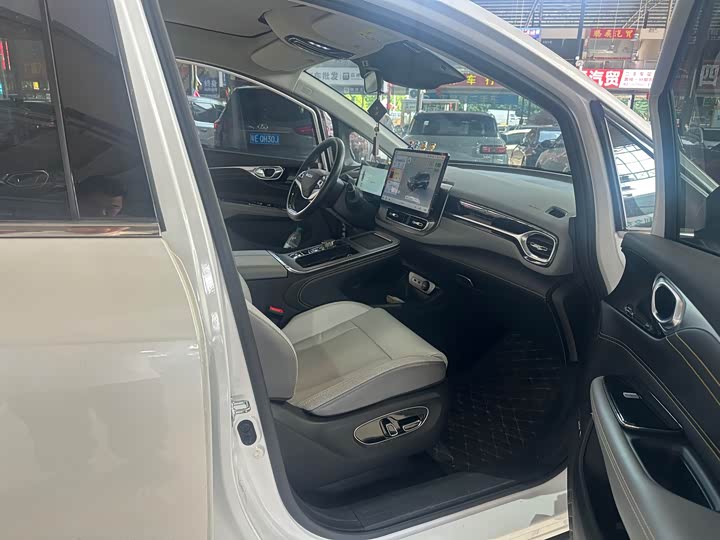 Фото 27 - GAC Aion V