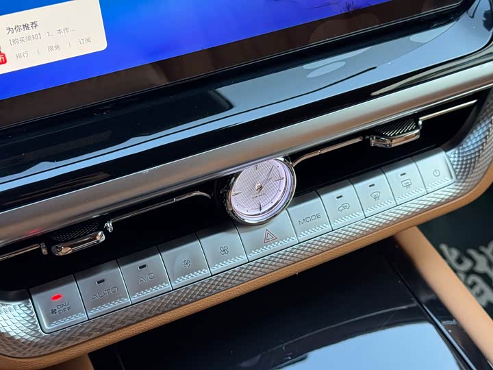 Фото 22 - Tank 500 Hybrid