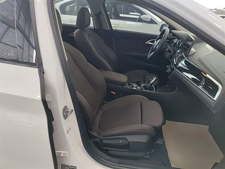 Фото 24 - BMW 1 Series