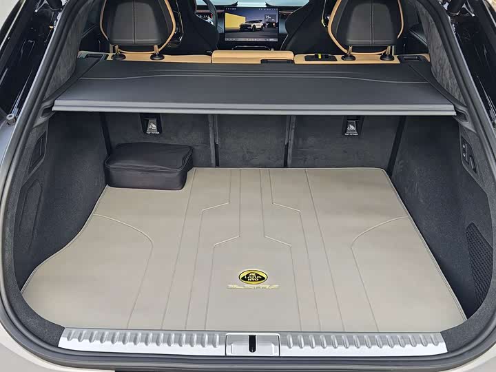 Фото 24 - Lotus Eletre