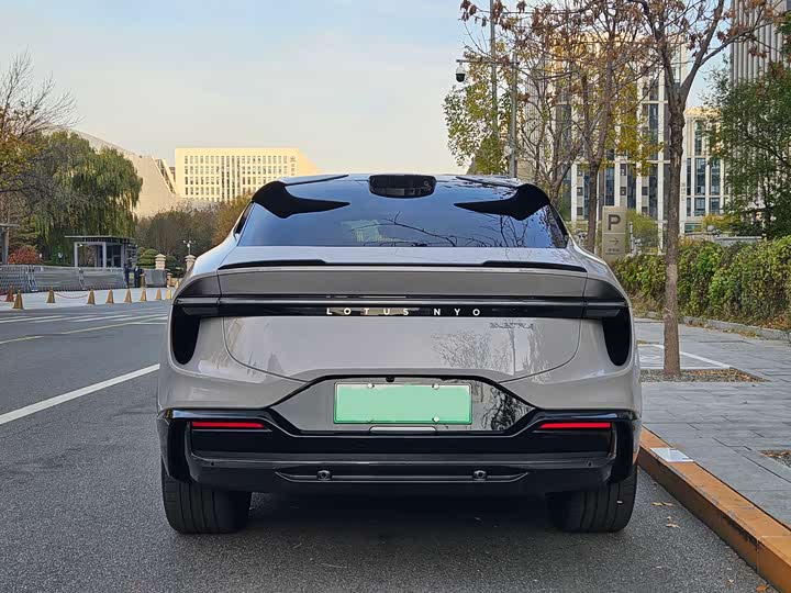 Фото 6 - Lotus Eletre