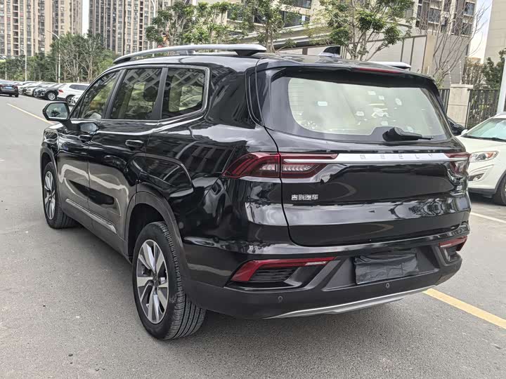 Фото 10 - Geely Okavango