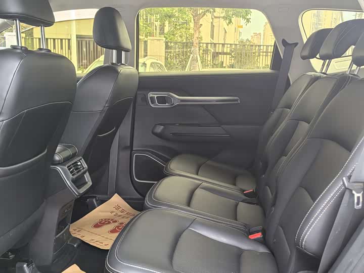 Фото 7 - Geely Okavango