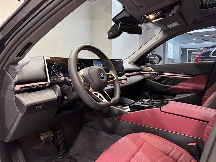 Фото 12 - BMW 5 Series